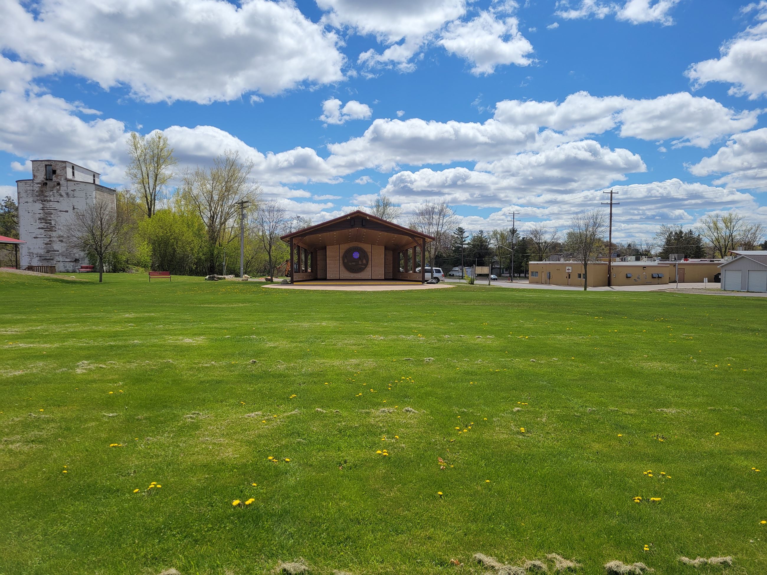 Danielson Stage - Seating Area